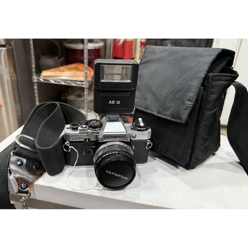 Olympus OM-10 ‎ + Olympus 50mm f/1.8 Lens Case  Strap Flash Tested